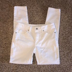 Cute white skinny crop jeans